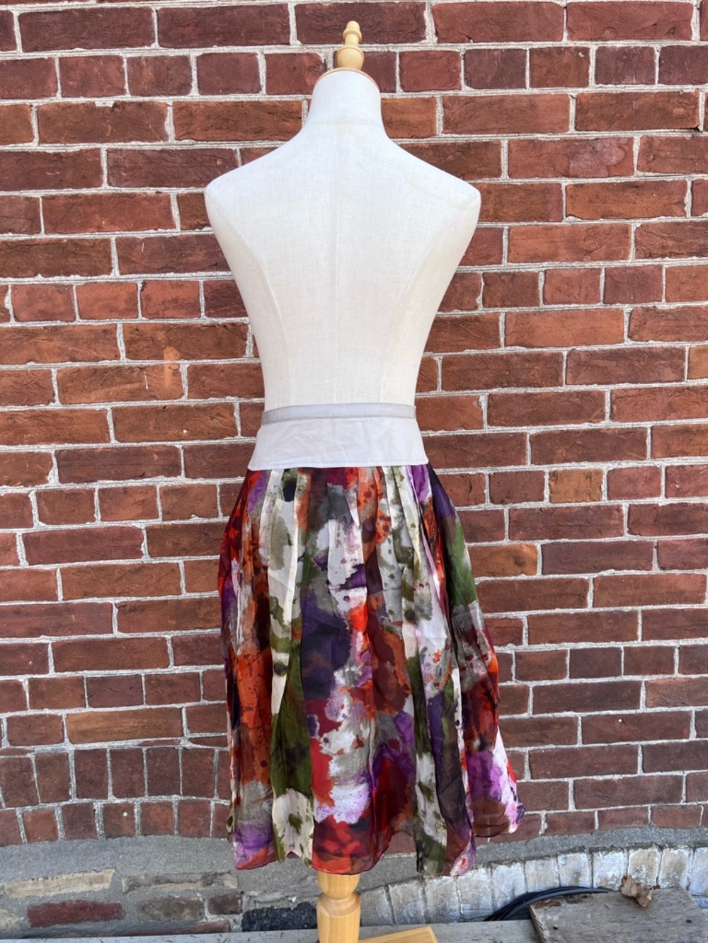 Edmé & Esyllte Women’s Abstract Silk Watercolor Midi Skirt - Picture 3 of 8